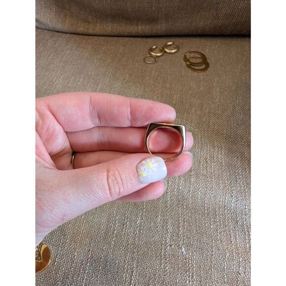 Women's Sideways Heart Ring Goldtone - Picture 1 of 4